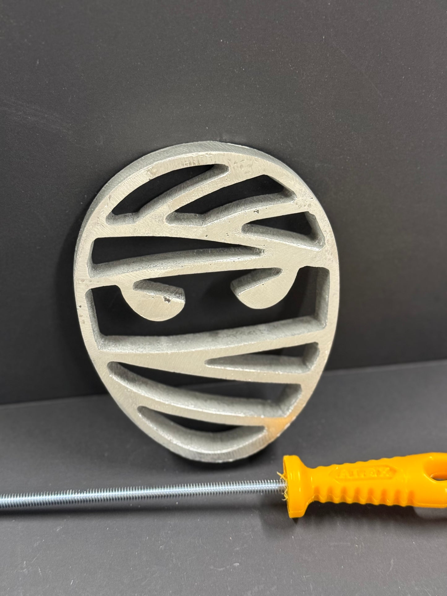 Molde Momia 👻 Halloween – Aluminio con Mango de Plástico Desmontable
