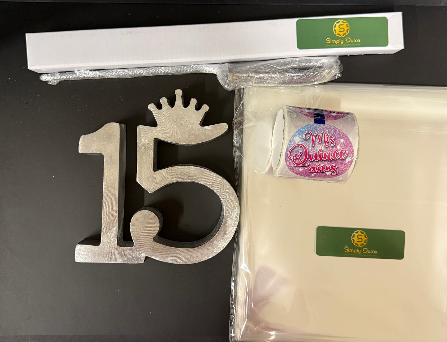 Kit de Inicio Mesa de Postres 15 Años 👑 | Molde Número 15 con Corona